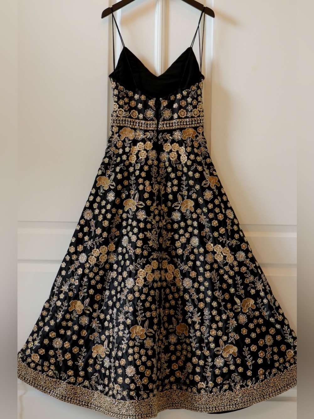 ALICE + OLIVIA DOMENICA EMBELLISHED GOWN - Picture 16 of 17